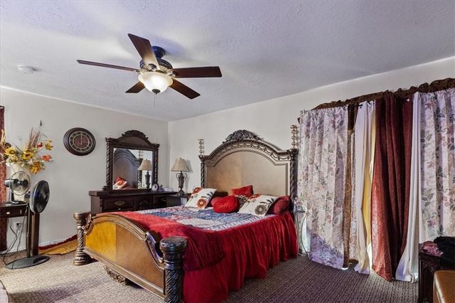 7007 Lakeshore Drive, Raytown, MO 64133
