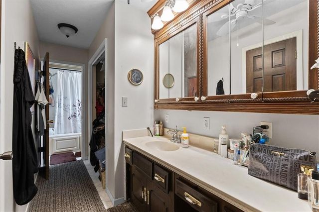 7007 Lakeshore Drive, Raytown, MO 64133