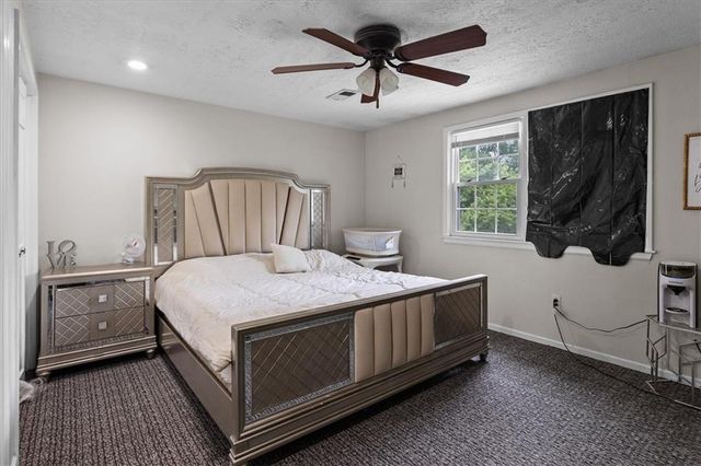 7007 Lakeshore Drive, Raytown, MO 64133