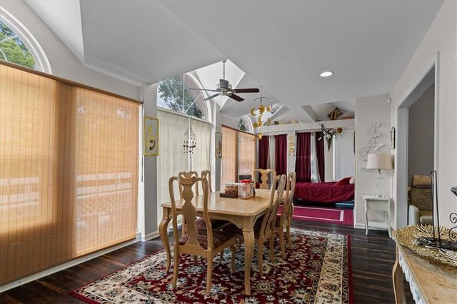 7007 Lakeshore Drive, Raytown, MO 64133