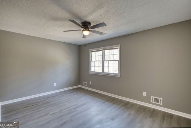 1067 Brookview Lane, Hampton, GA 30228