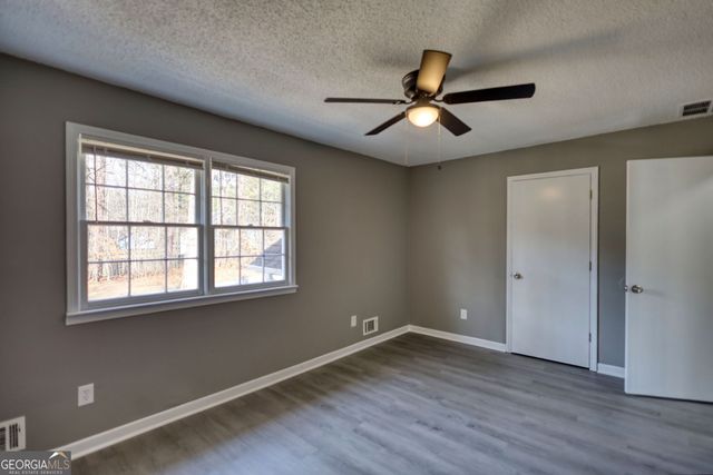 1067 Brookview Lane, Hampton, GA 30228