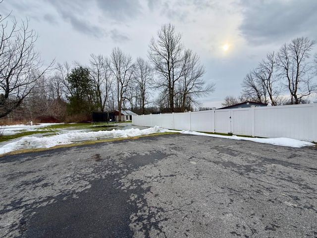 238 Lyons Road, Plattsburgh, NY 12901