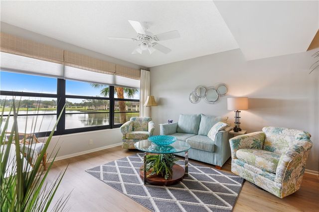 11 Plantation Drive 204, Vero Beach, FL 32966