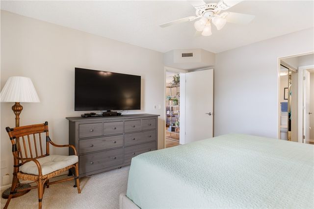 11 Plantation Drive 204, Vero Beach, FL 32966