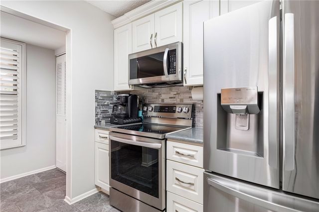 11 Plantation Drive 204, Vero Beach, FL 32966