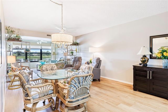 11 Plantation Drive 204, Vero Beach, FL 32966