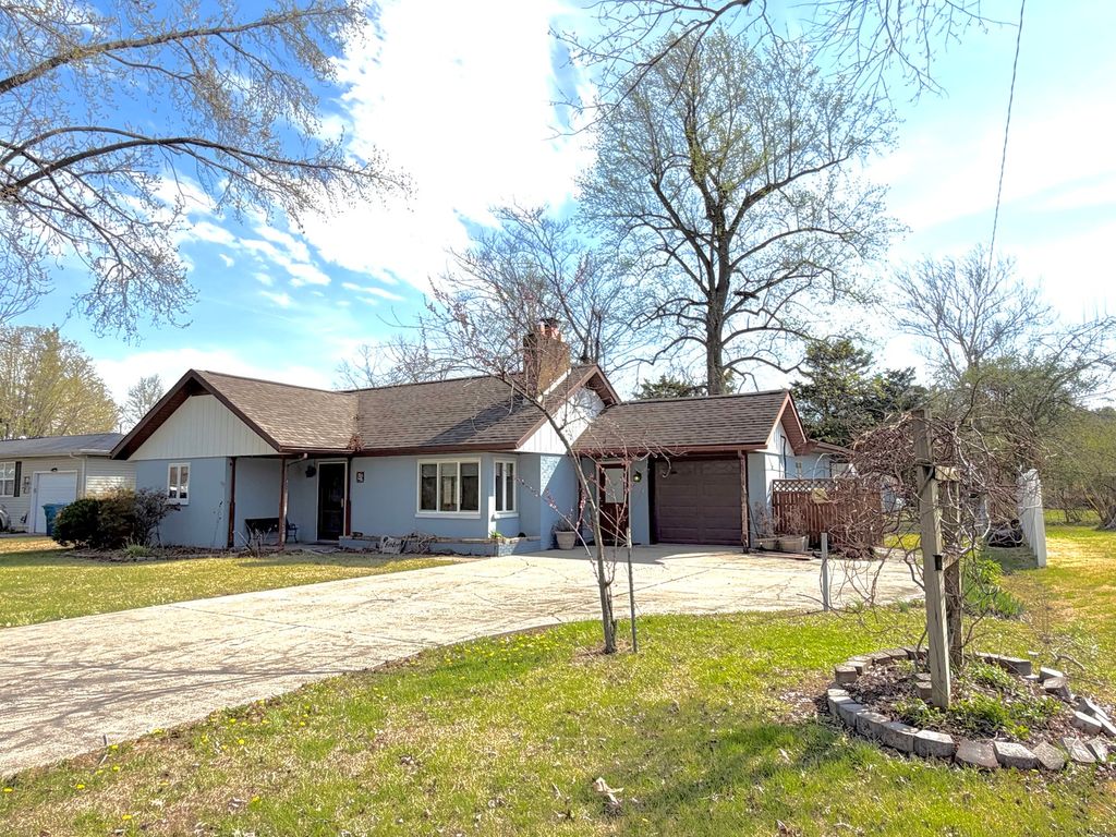 43 Ridge Road, Centralia, IL 62801