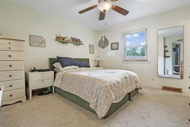 8455 Outer Lincoln Avenue, Newburgh, IN 47630