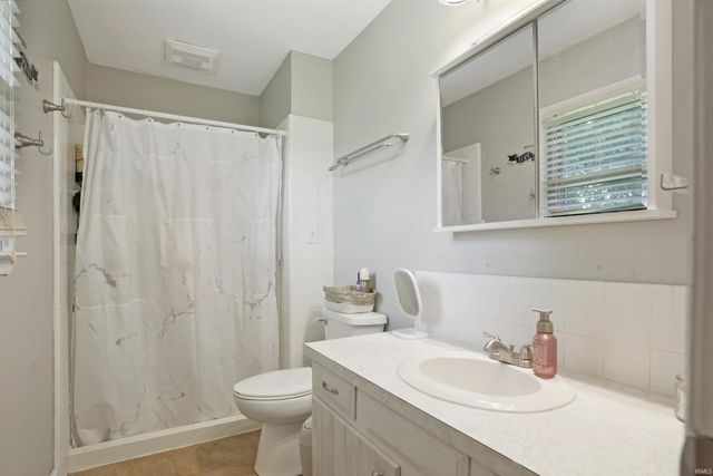 8455 Outer Lincoln Avenue, Newburgh, IN 47630