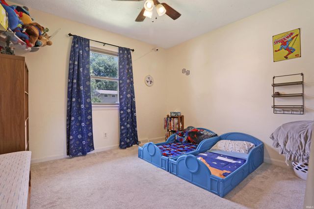 8455 Outer Lincoln Avenue, Newburgh, IN 47630