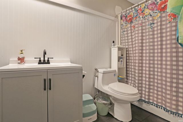 8455 Outer Lincoln Avenue, Newburgh, IN 47630