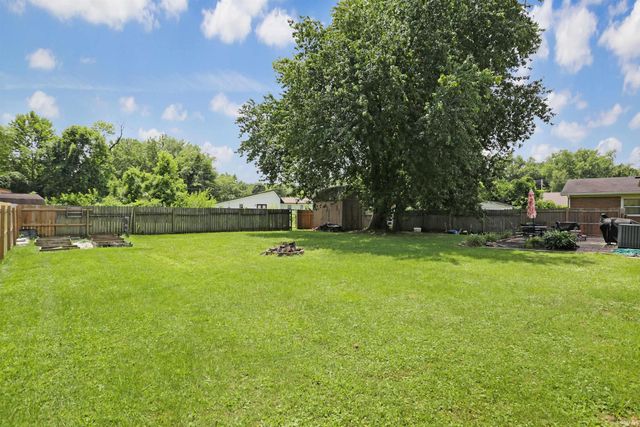 8455 Outer Lincoln Avenue, Newburgh, IN 47630