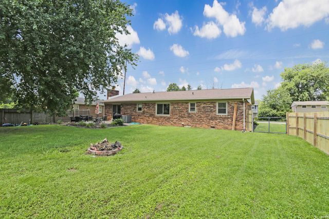 8455 Outer Lincoln Avenue, Newburgh, IN 47630