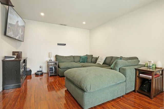 8455 Outer Lincoln Avenue, Newburgh, IN 47630