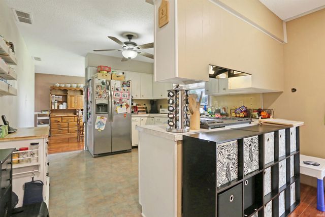 8455 Outer Lincoln Avenue, Newburgh, IN 47630