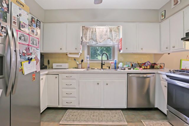 8455 Outer Lincoln Avenue, Newburgh, IN 47630