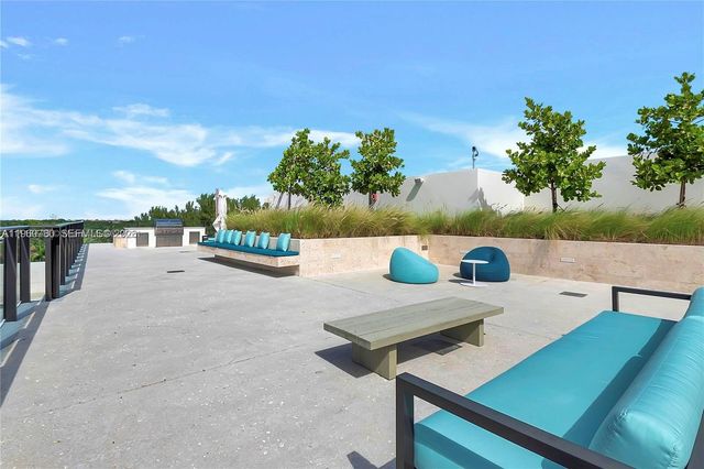 3581 E Glencoe St 605, Coconut Grove, FL 33133