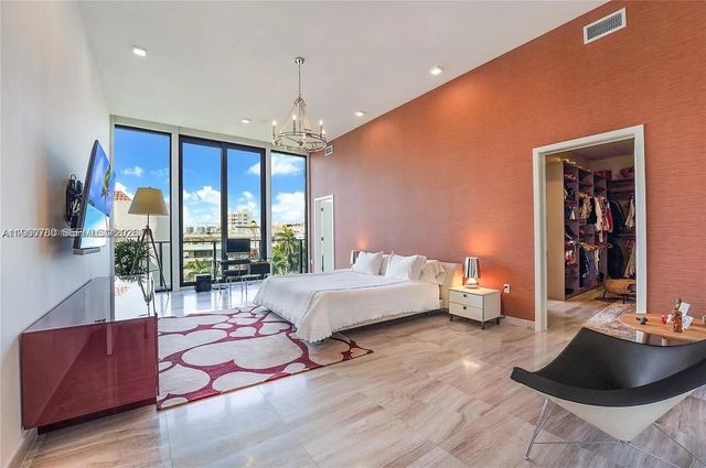 3581 E Glencoe St 605, Coconut Grove, FL 33133