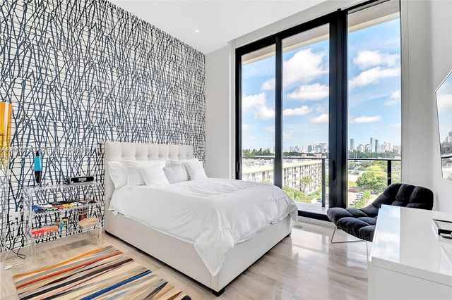 3581 E Glencoe St 605, Coconut Grove, FL 33133