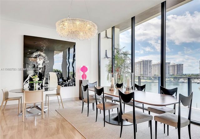 3581 E Glencoe St 605, Coconut Grove, FL 33133