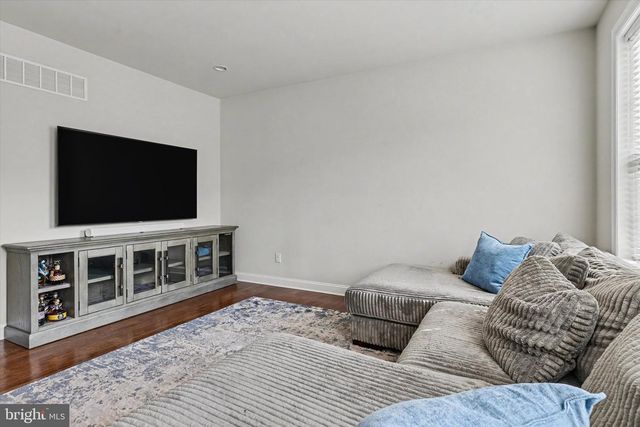 7 PETTITS BRIDGE RD, Jamison, PA 18929