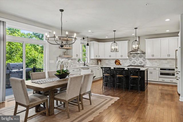 7 PETTITS BRIDGE RD, Jamison, PA 18929