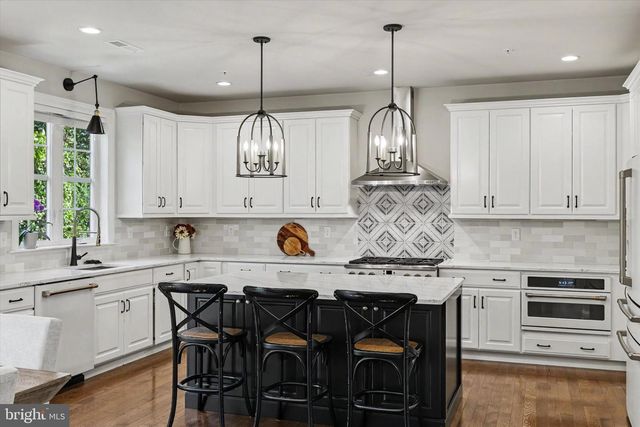 7 PETTITS BRIDGE RD, Jamison, PA 18929