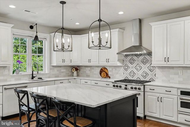7 PETTITS BRIDGE RD, Jamison, PA 18929