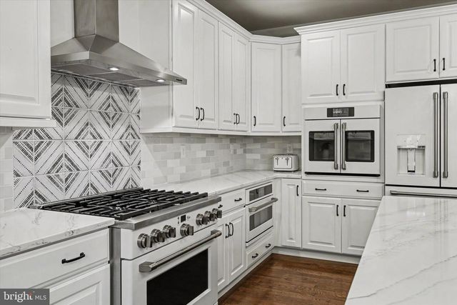 7 PETTITS BRIDGE RD, Jamison, PA 18929