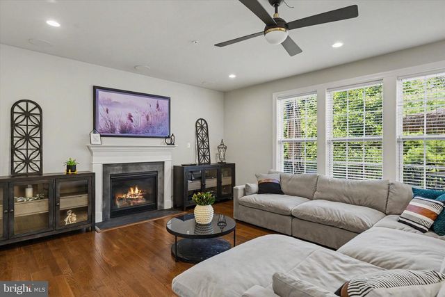 7 PETTITS BRIDGE RD, Jamison, PA 18929