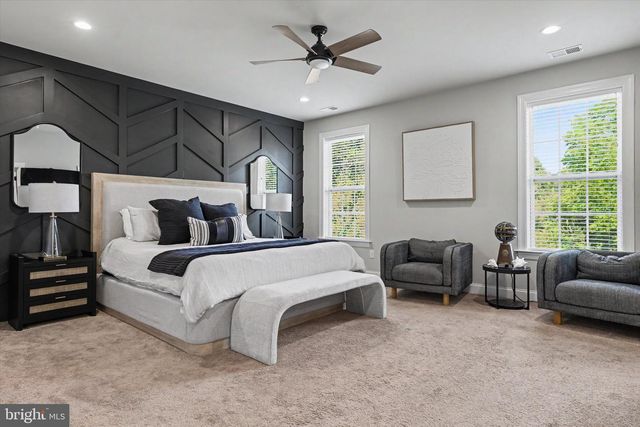 7 PETTITS BRIDGE RD, Jamison, PA 18929