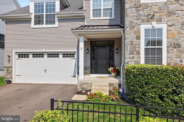 7 PETTITS BRIDGE RD, Jamison, PA 18929