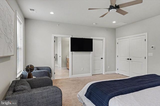 7 PETTITS BRIDGE RD, Jamison, PA 18929