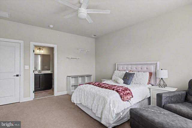 7 PETTITS BRIDGE RD, Jamison, PA 18929