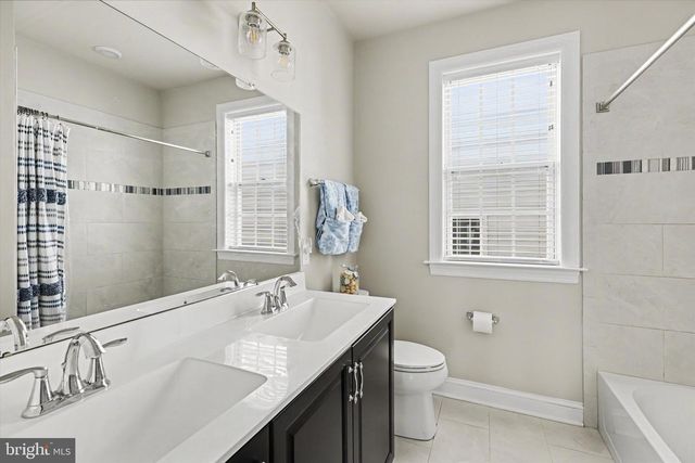 7 PETTITS BRIDGE RD, Jamison, PA 18929