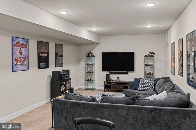7 PETTITS BRIDGE RD, Jamison, PA 18929