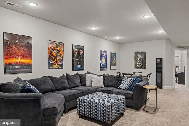 7 PETTITS BRIDGE RD, Jamison, PA 18929
