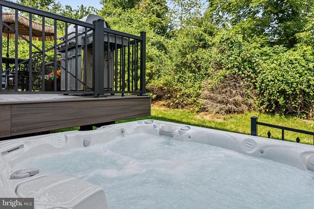 7 PETTITS BRIDGE RD, Jamison, PA 18929