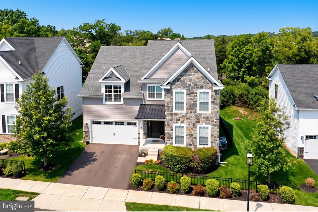 7 PETTITS BRIDGE RD, Jamison, PA 18929