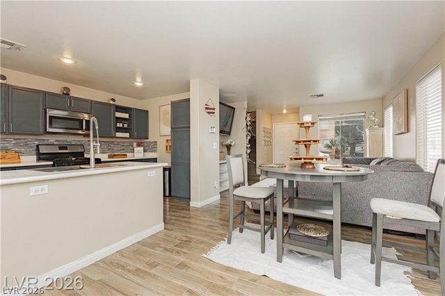 2054 Seattle Shore Street, Las Vegas, NV 89115