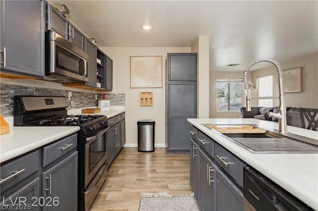 2054 Seattle Shore Street, Las Vegas, NV 89115