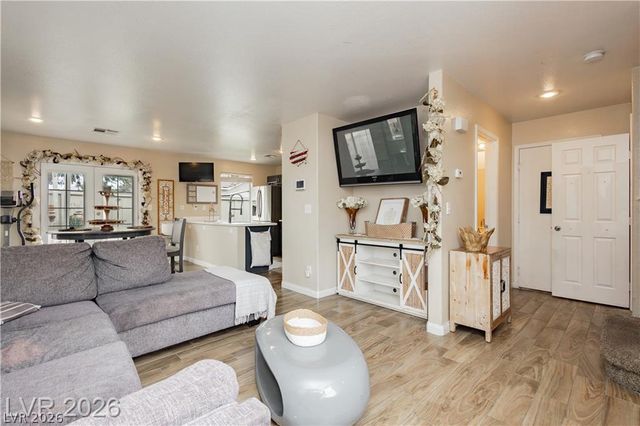 2054 Seattle Shore Street, Las Vegas, NV 89115