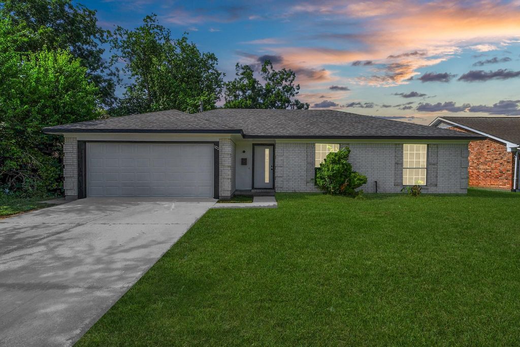 1102 Helms Road, Houston, TX 77088