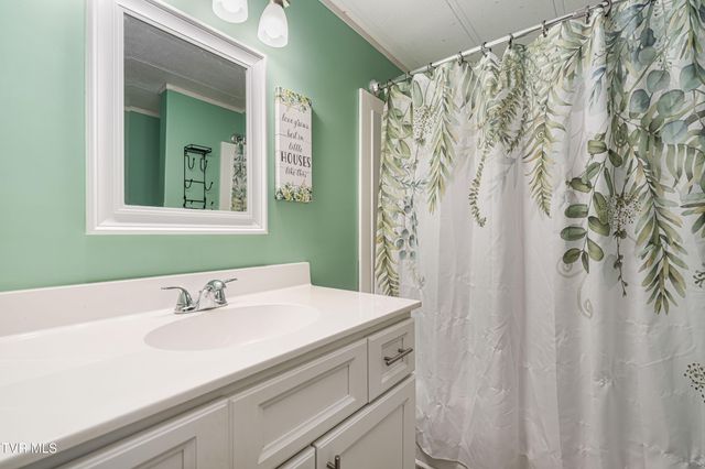 140 Peters Hollow Rd Road, Elizabethton, TN 37643