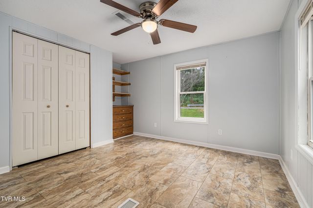 140 Peters Hollow Rd Road, Elizabethton, TN 37643