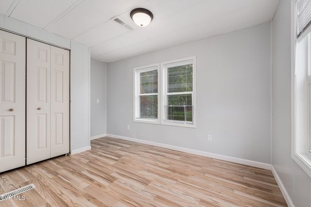 140 Peters Hollow Rd Road, Elizabethton, TN 37643