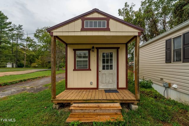 140 Peters Hollow Rd Road, Elizabethton, TN 37643