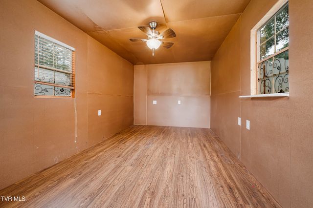 140 Peters Hollow Rd Road, Elizabethton, TN 37643