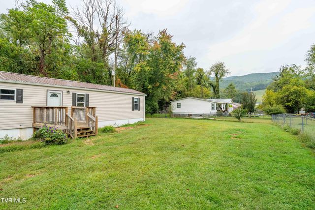 140 Peters Hollow Rd Road, Elizabethton, TN 37643